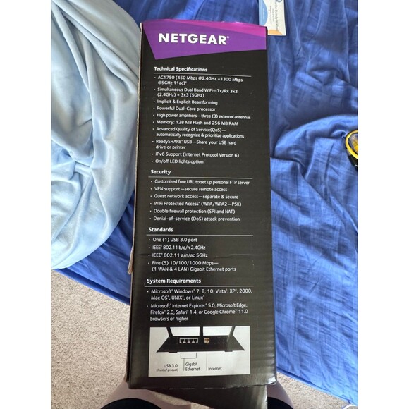 Netgear Nighthawk R6700 Smart Wi-Fi Wireless Gigabit Router - Picture 4 of 5